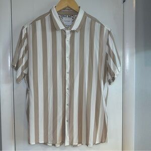 Cactus Man Men’s Stripped Short Sleeve Shirt. Cream and White. Size: XL.